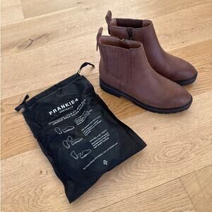 Frankie 4 - Sage Flat Ankle Boots in Bark Brown